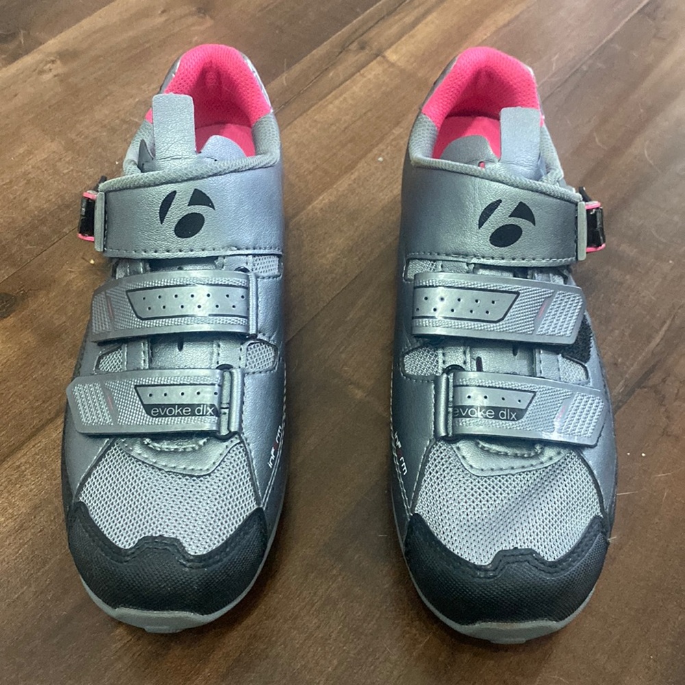 Bontrager clip in cycling shoes